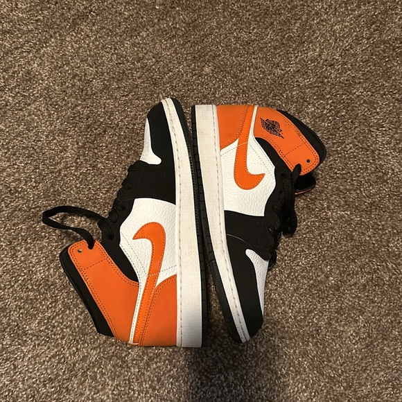 2019 Air Jordan 1 Mid GS “Shattered Backboard” - Picture 6 of 9